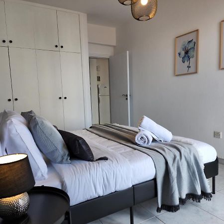 Kay'S City & Seaview One Bedroom Apartment Larnaca Ngoại thất bức ảnh