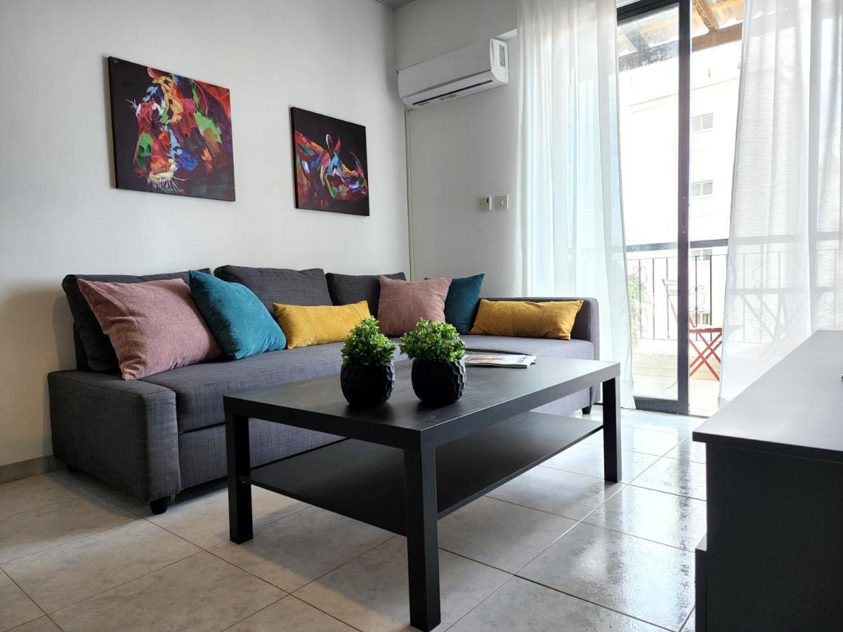Kay'S City & Seaview One Bedroom Apartment Larnaca Ngoại thất bức ảnh
