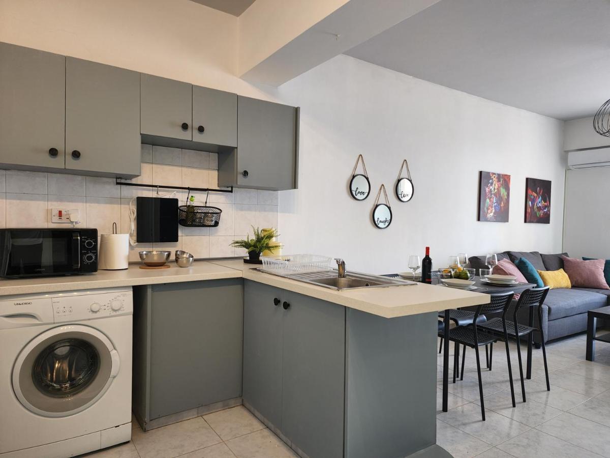 Kay'S City & Seaview One Bedroom Apartment Larnaca Ngoại thất bức ảnh