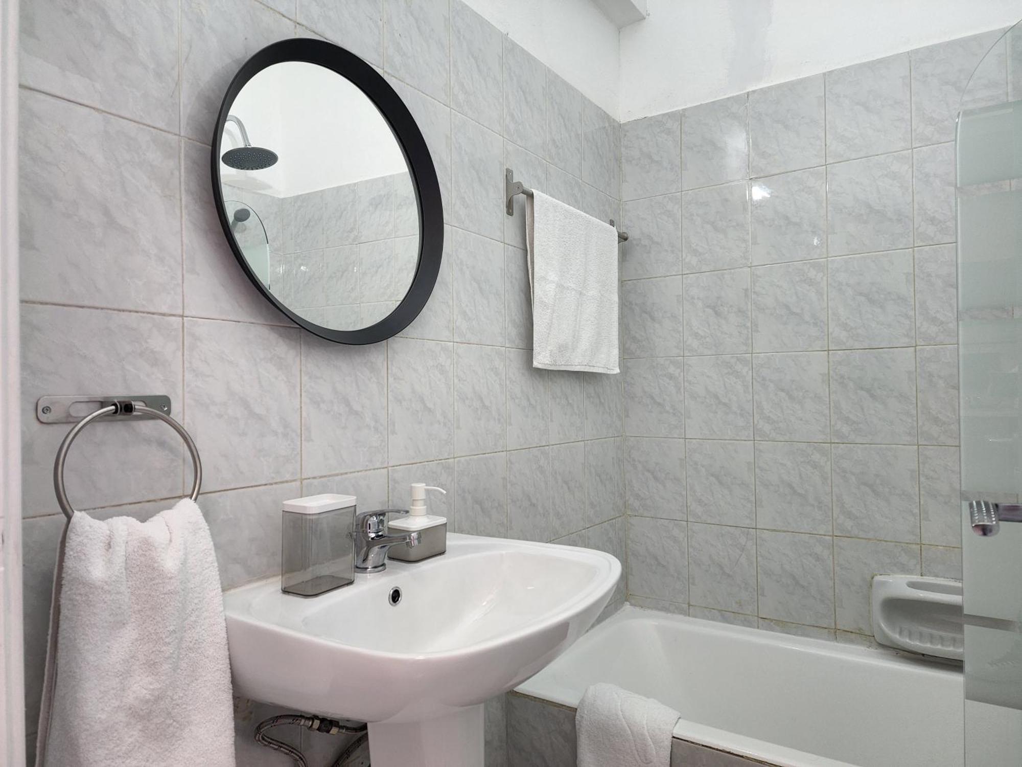 Kay'S City & Seaview One Bedroom Apartment Larnaca Ngoại thất bức ảnh